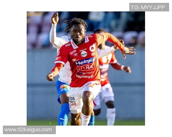 瑞典超保级附加赛被逼四次中止，球迷点燃焰火致人工草皮起火